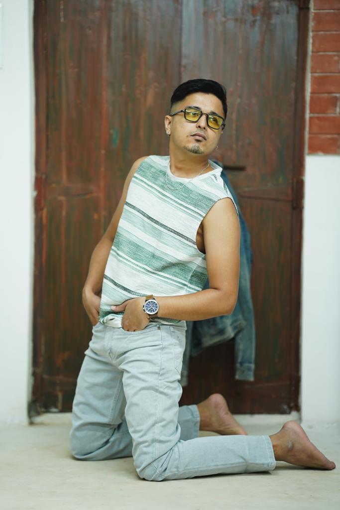 Stretchable Washed Tapered jeans-0010