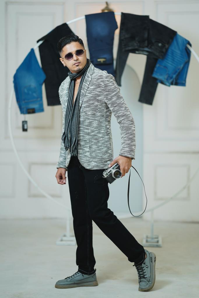 Black Tapered washed Jeans with white Thread--001