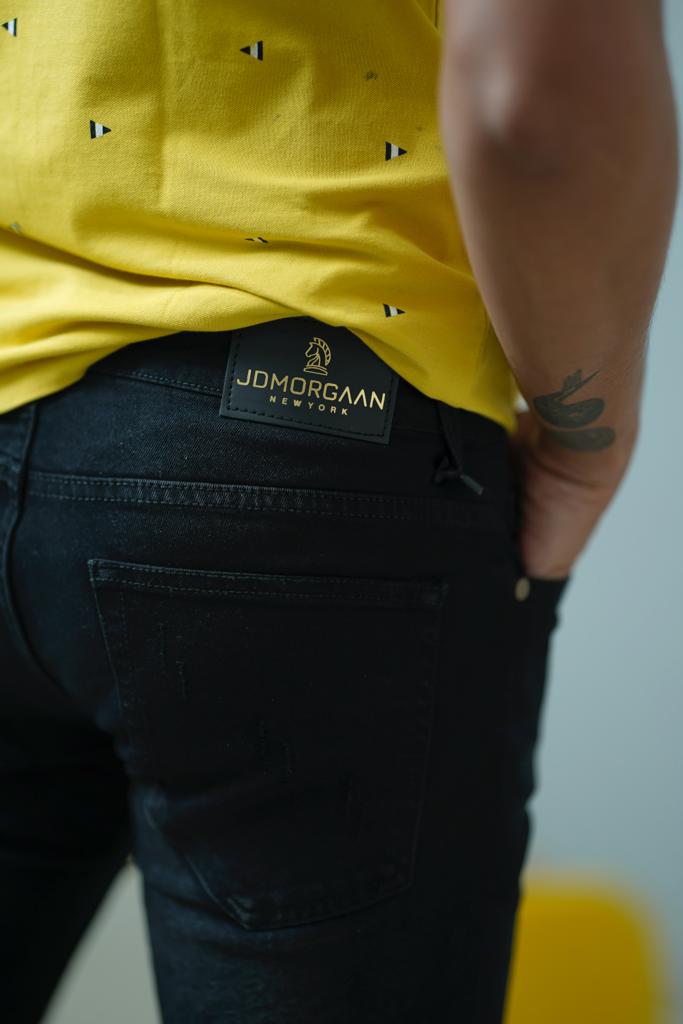 Stretchable Zed Black Washed Tapered jeans--003