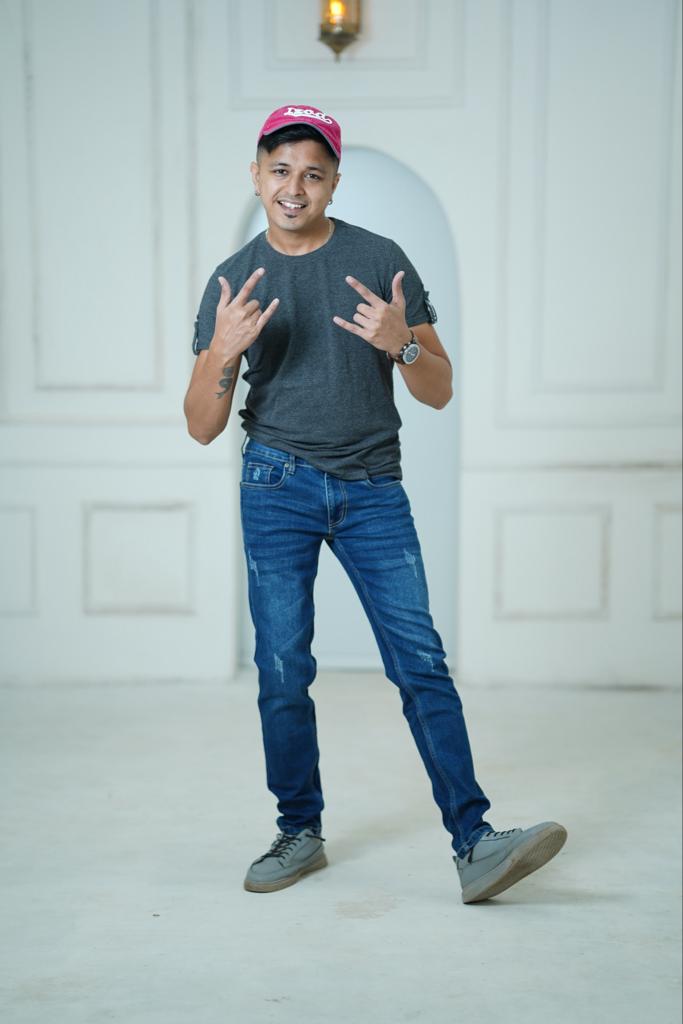 Dark Blue Stretchable Washed Tapered jeans--006